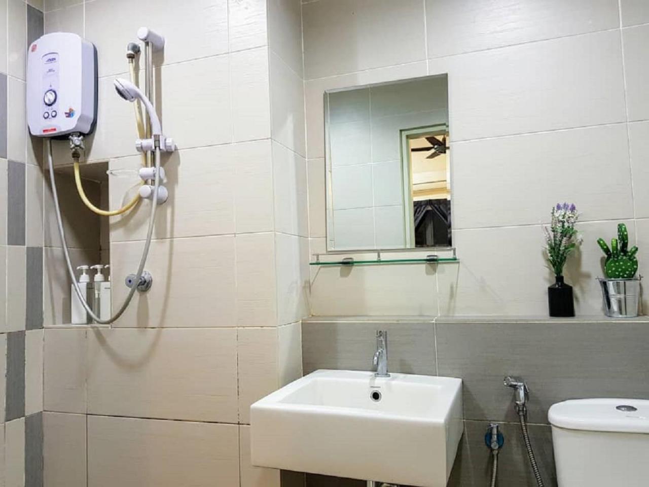 Puchong 8-12 Pax 5Min Lrt Cozy Apartment Ioi Mall מראה חיצוני תמונה